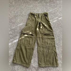 urban outfitters green cargo style pants, size 26.